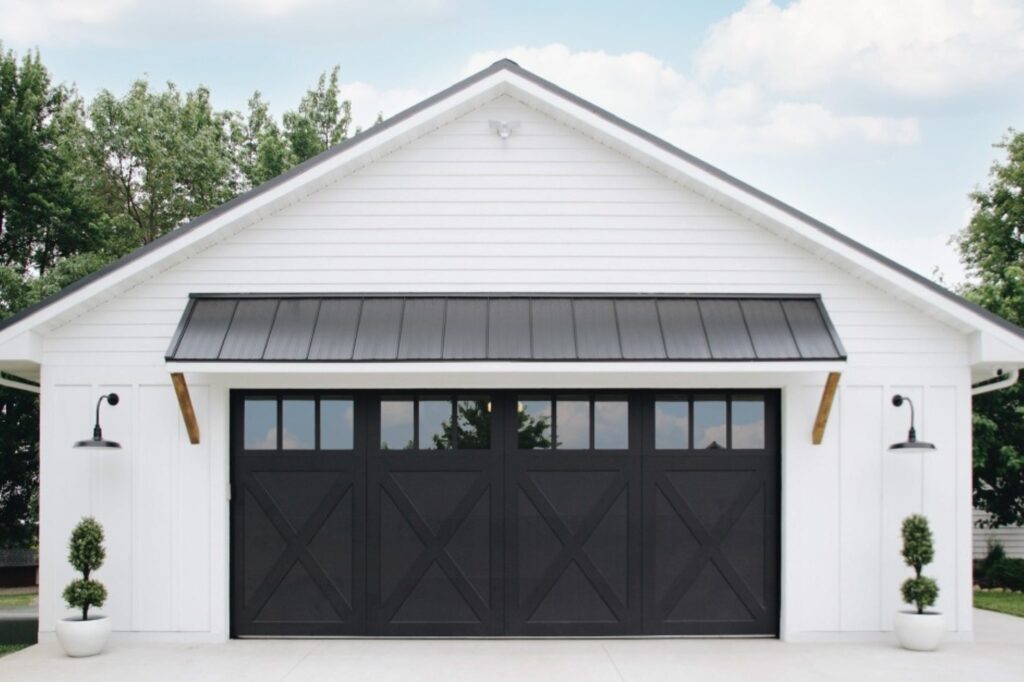 Carriage House Garage Door Install Company based in Gilbert